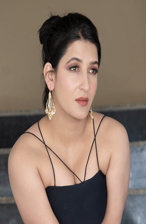 Escort Girl Pooja